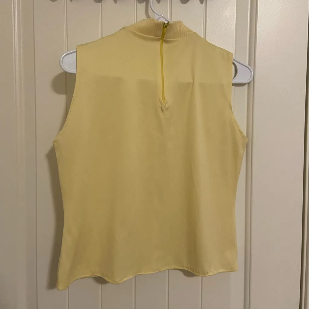 Women’s pale‎ yellow mocked neck collar under layer top medium - Image 3