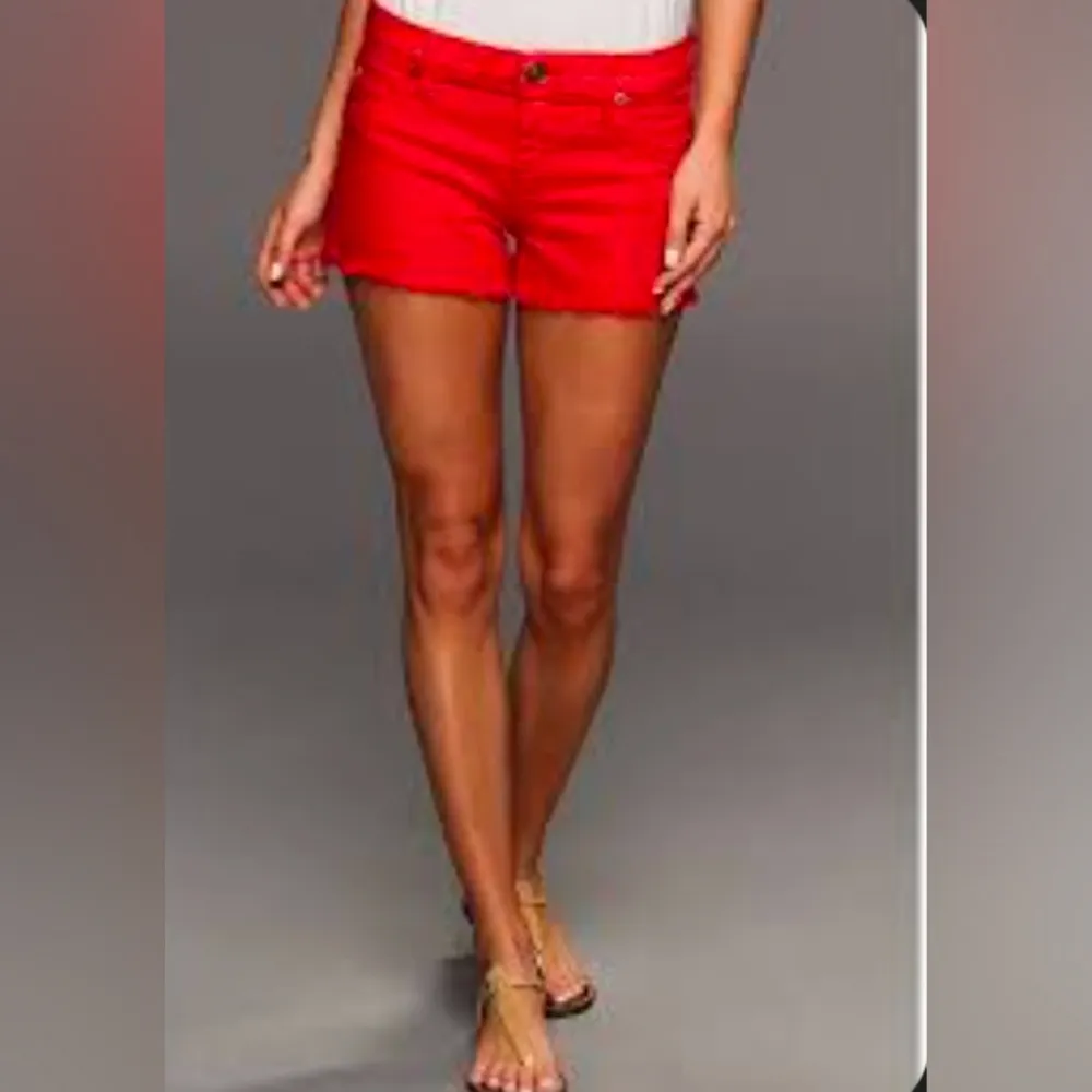 Hudson Amber Raw Edge Hem Red Shorts Size 27 - Image 2