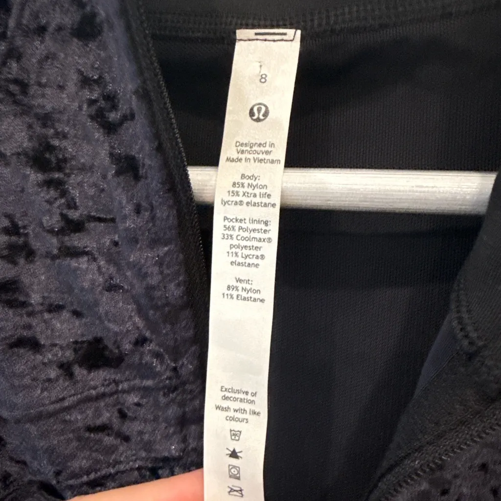 Lululemon Black Crushed Velvet Define Jacket Size 8 Full Zip Cuffins - Image 4