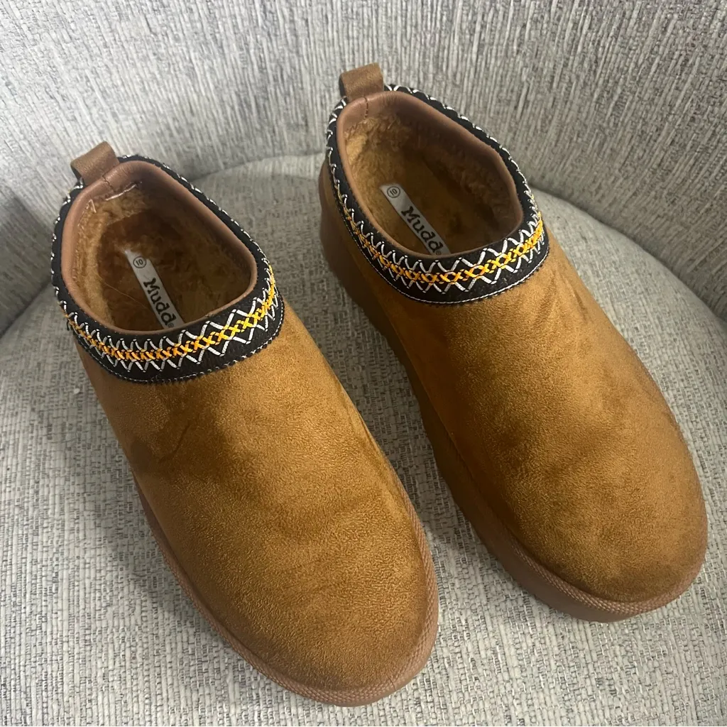Mudd Brown Suede Shoes with Colorful Embroidery - Image 2