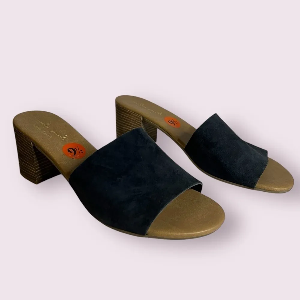 Mila Paoli Black Suede Chucky Heel Sandals 9.5 - Image 2