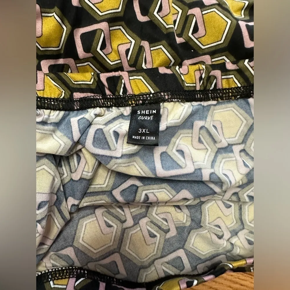 SHEIN CURVE NWOT 2-piece off/one shoulder cropped top & elastic waist knot skirt - Image 2