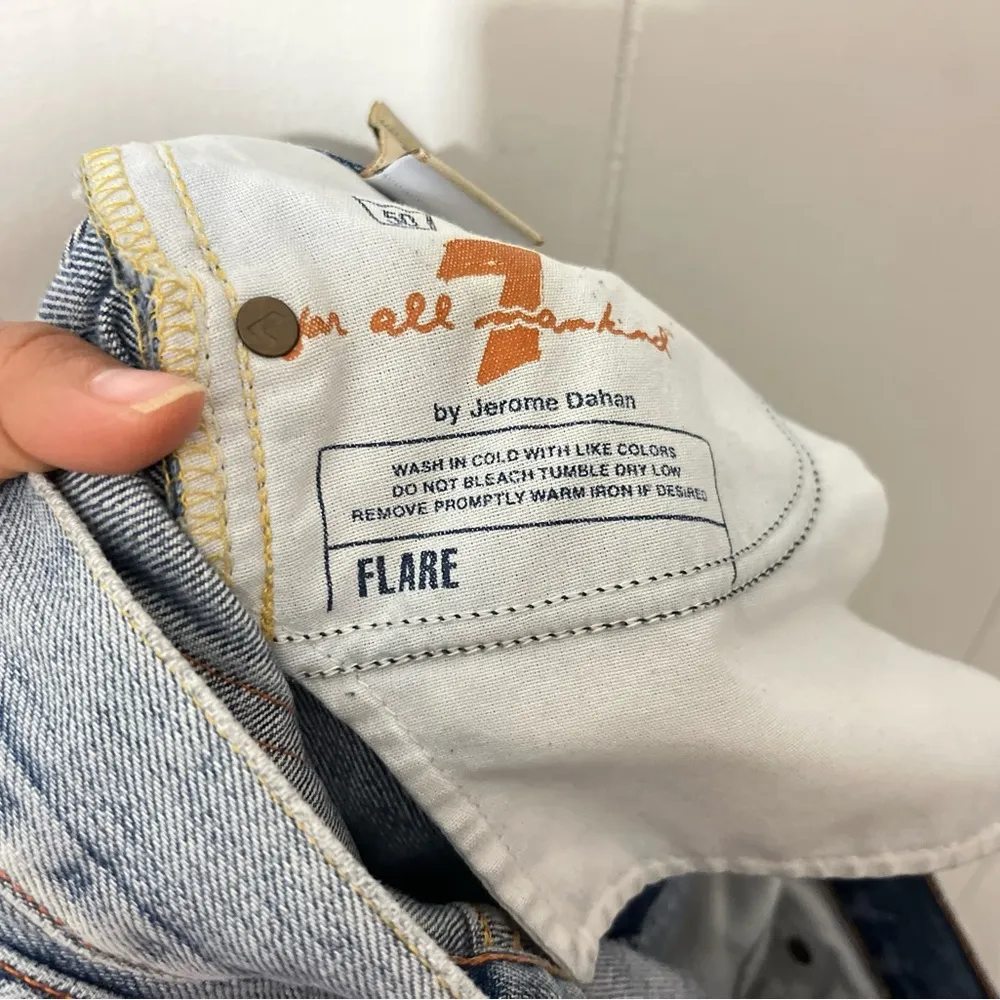 7 For All Mankind Flare Women  Size 29 - Image 9