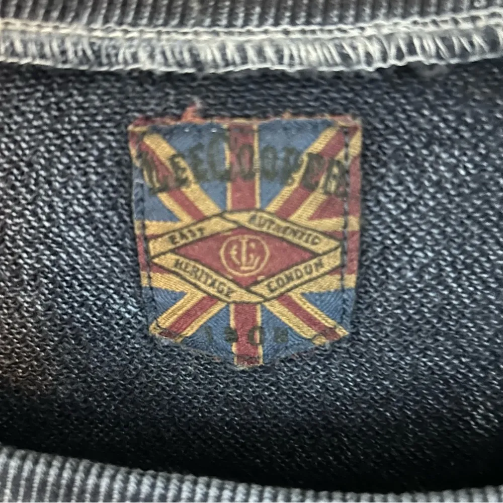 Lee Cooper Acid Washed Cropped Side Zip Sweatshirt. Size Medium. Blue - Image 2