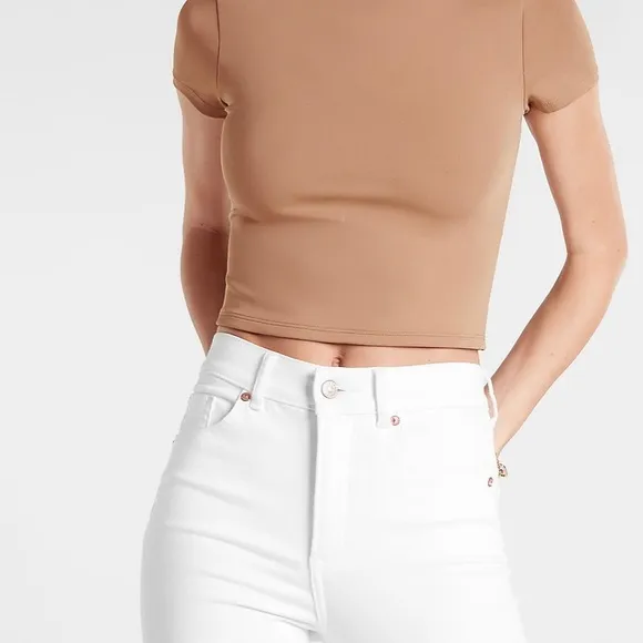 Body Contour High Compression Matte 90's Cropped Tee - Image 2