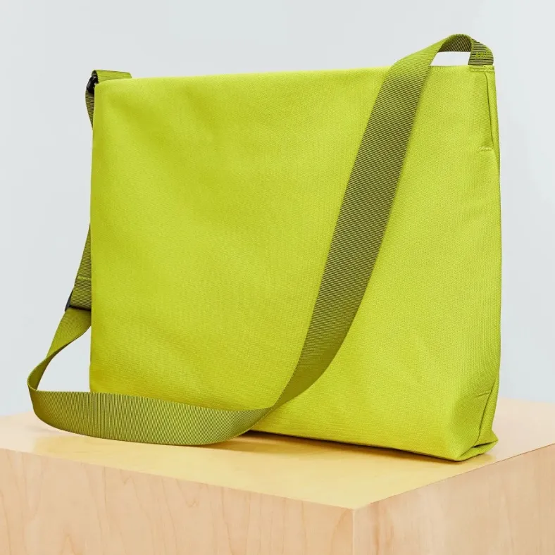 Away F.A.R. Messenger 16L Lime Green - Image 2