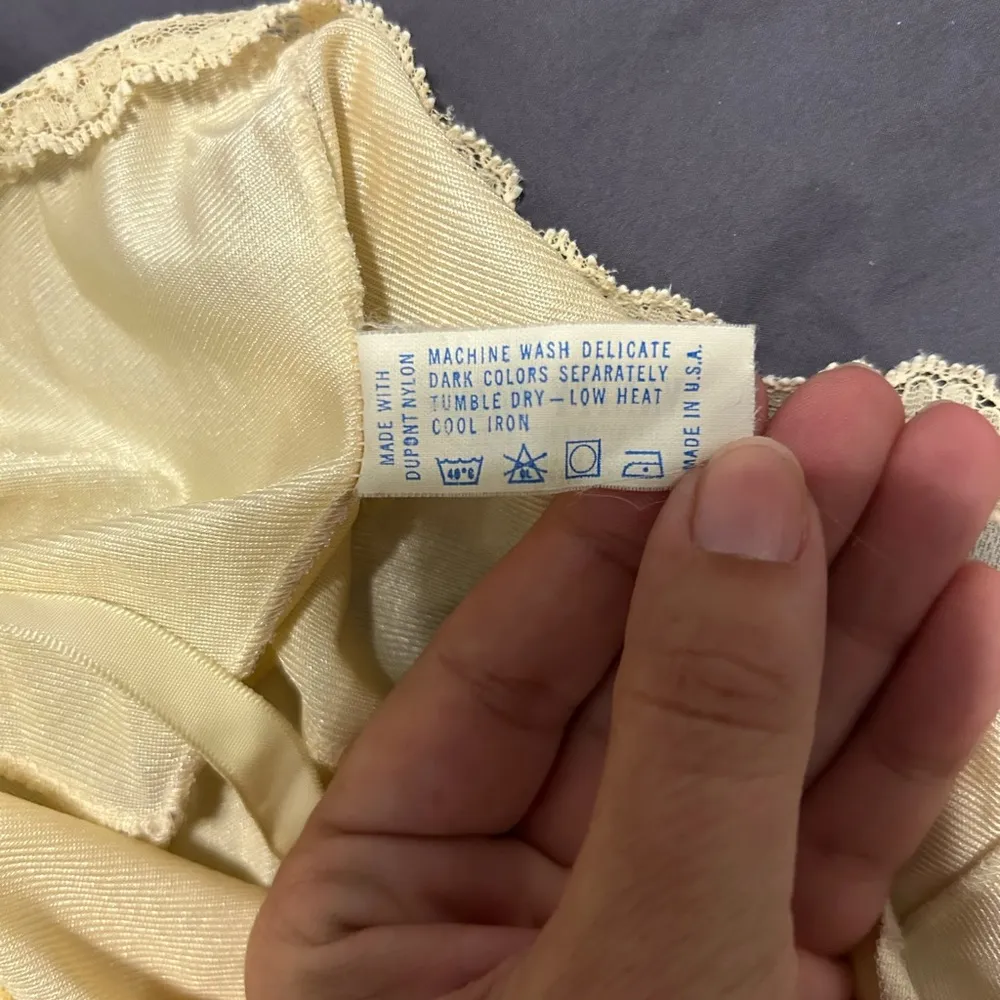 Warners vintage beige lace cami dress measurements in pictures Size undefined - Image 6