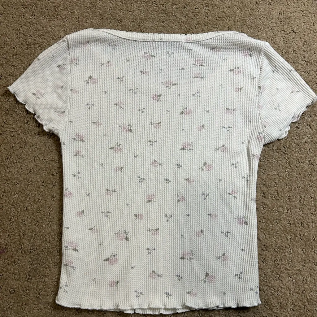 Sage + Stone Juniors XS Floral Waffle Knit Cropped Short Sleeve Top White - Image 4