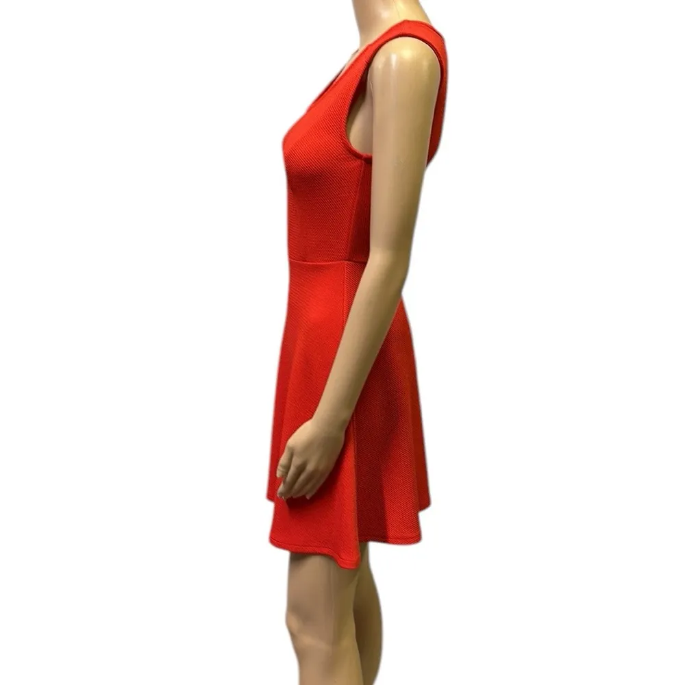 GB Gianni Bini Red Fit and Flare Sleeveless Zip Back Skater Mini Dress Small - Image 4