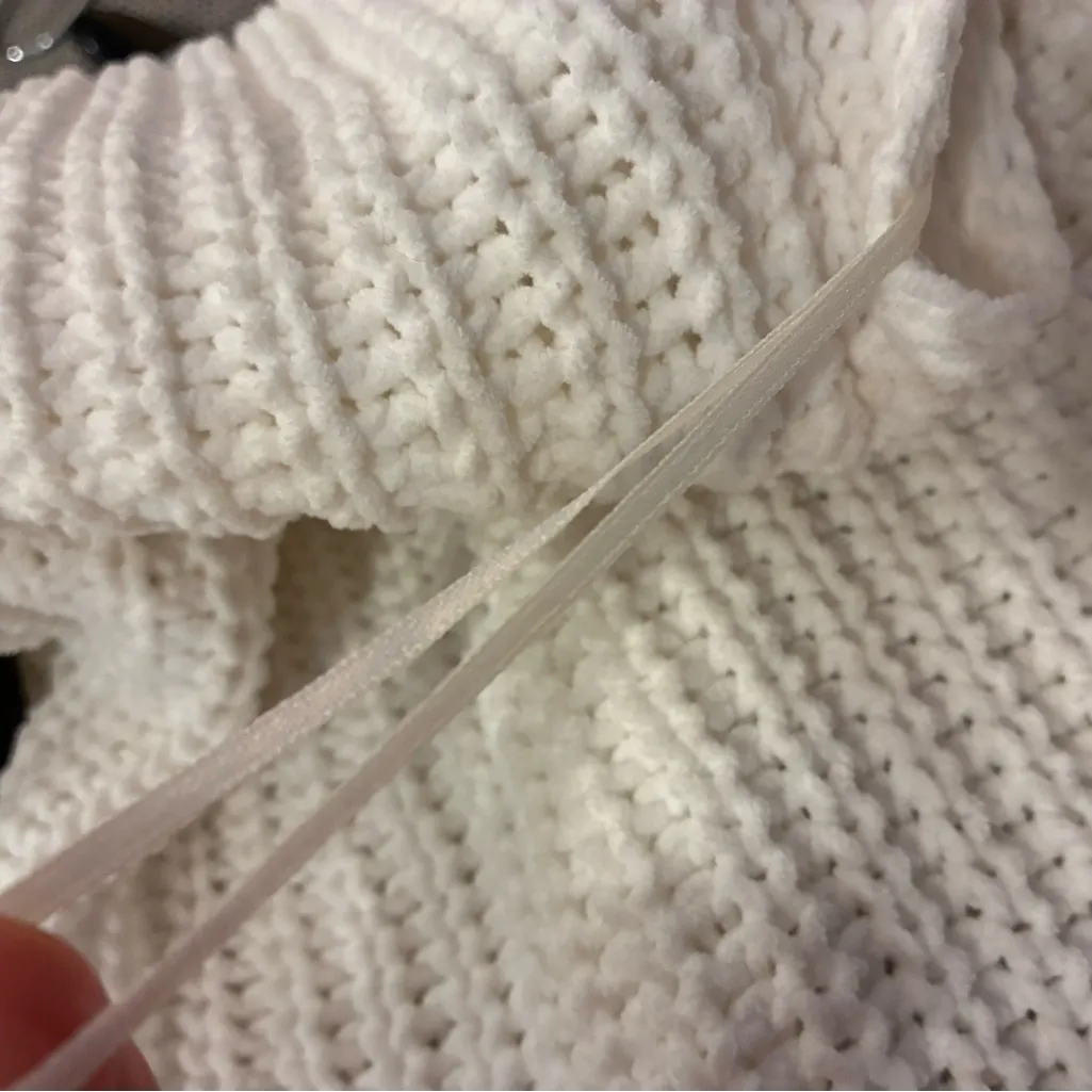 Hollister Y2K Bright White Chunky Knit Short Sweater with a wide scoop neck! - Image 12