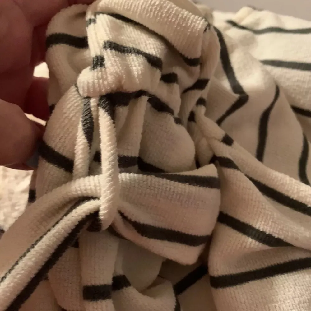 NWT  Shorts Romper Size Large - Image 9