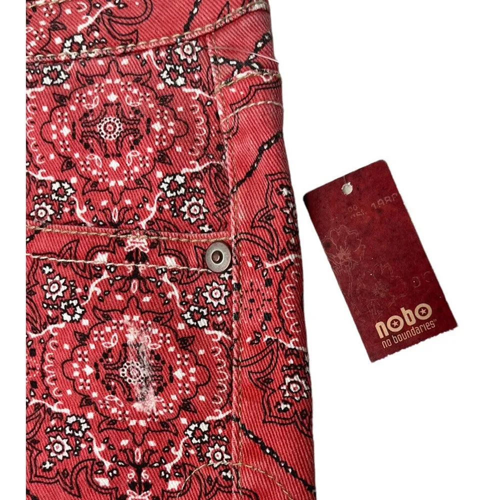 Juniors No Boundaries Cutoff Red Bandana Print Lace Trim Stretch Jean Shorts 11 - Image 2