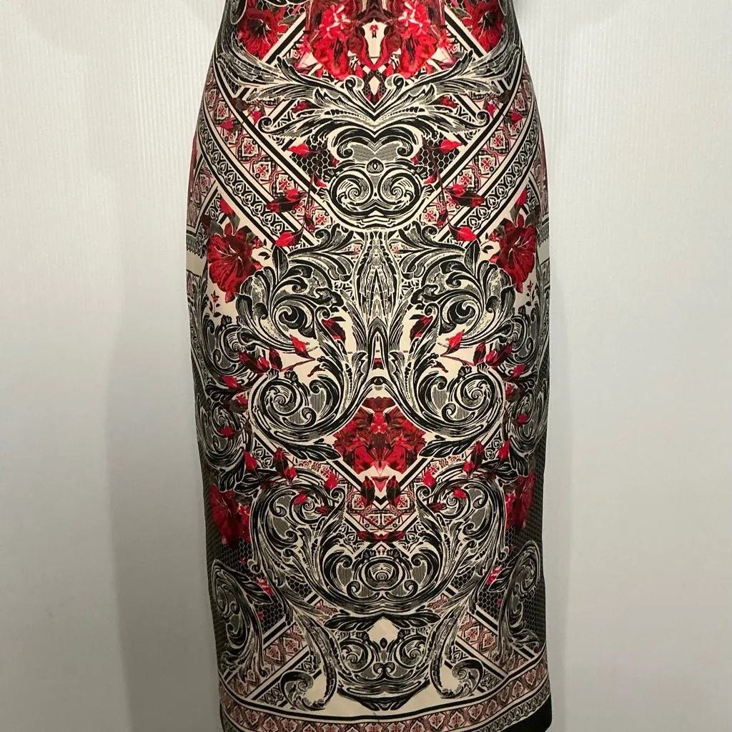 Chic Patterned Midi Dress in Red and Black Size 10 - Image 15