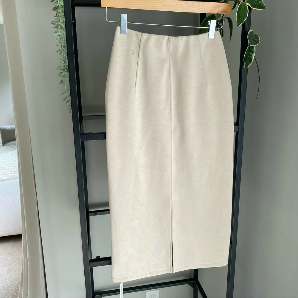 NWT Lululemon Softstreme High Rise Midi Skirt - Image 4