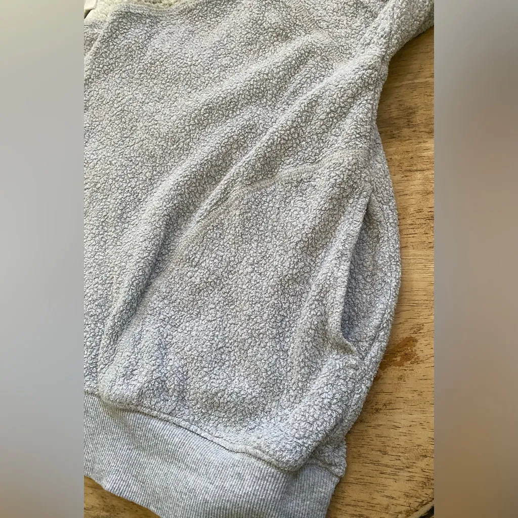 Aerie Women’s Sz XXS Gray/Cream Hometown Holiday Sherpa 1/4 Zip Pullover - Image 11