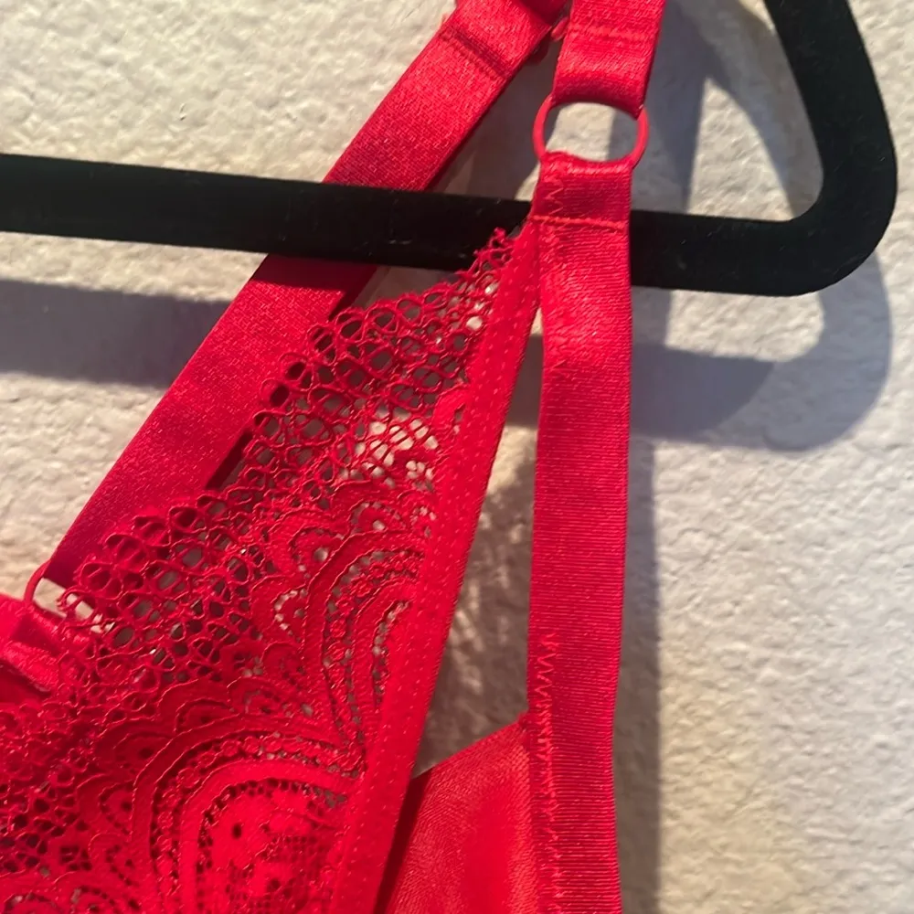 Adore Me Women’s Red Lace Sling Cup Bra Size 38DD - Image 4
