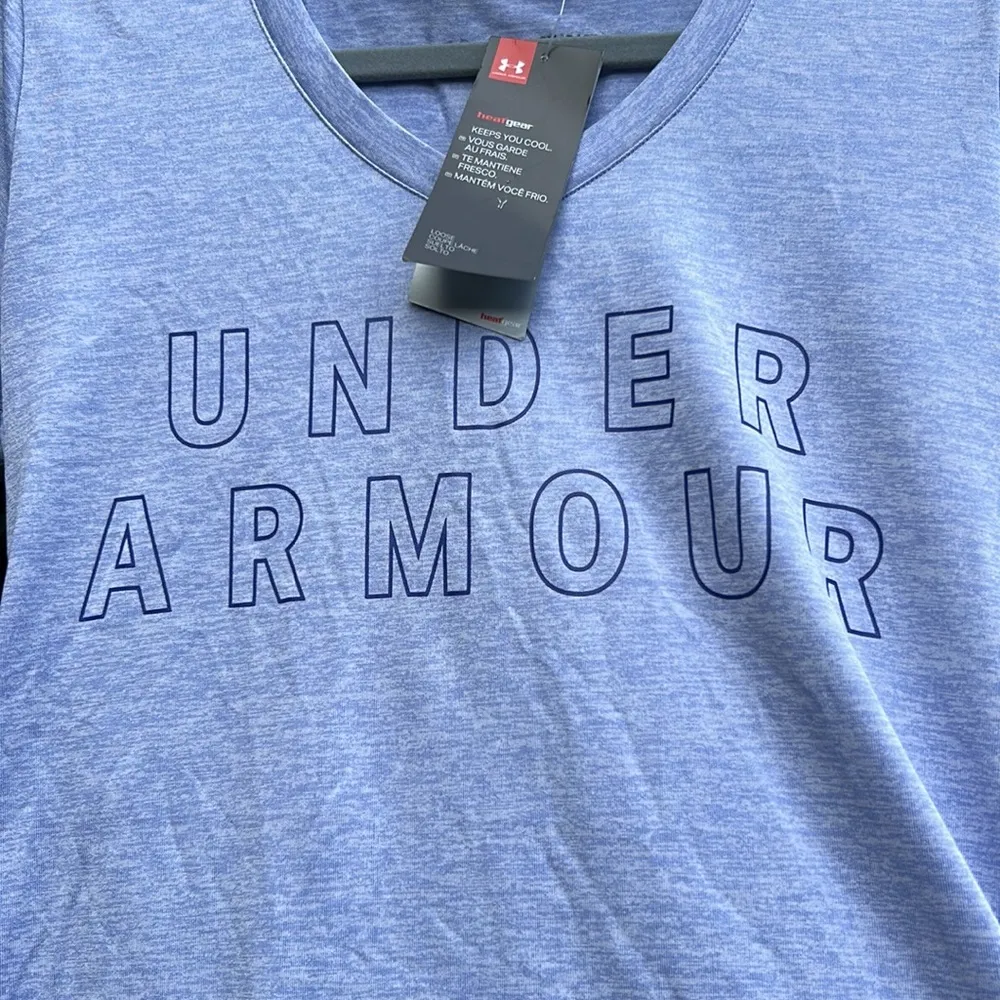 NWT Women’s Athletic Under Armour Size Small Baby Blue Short Sleeve Shirt - Image 7