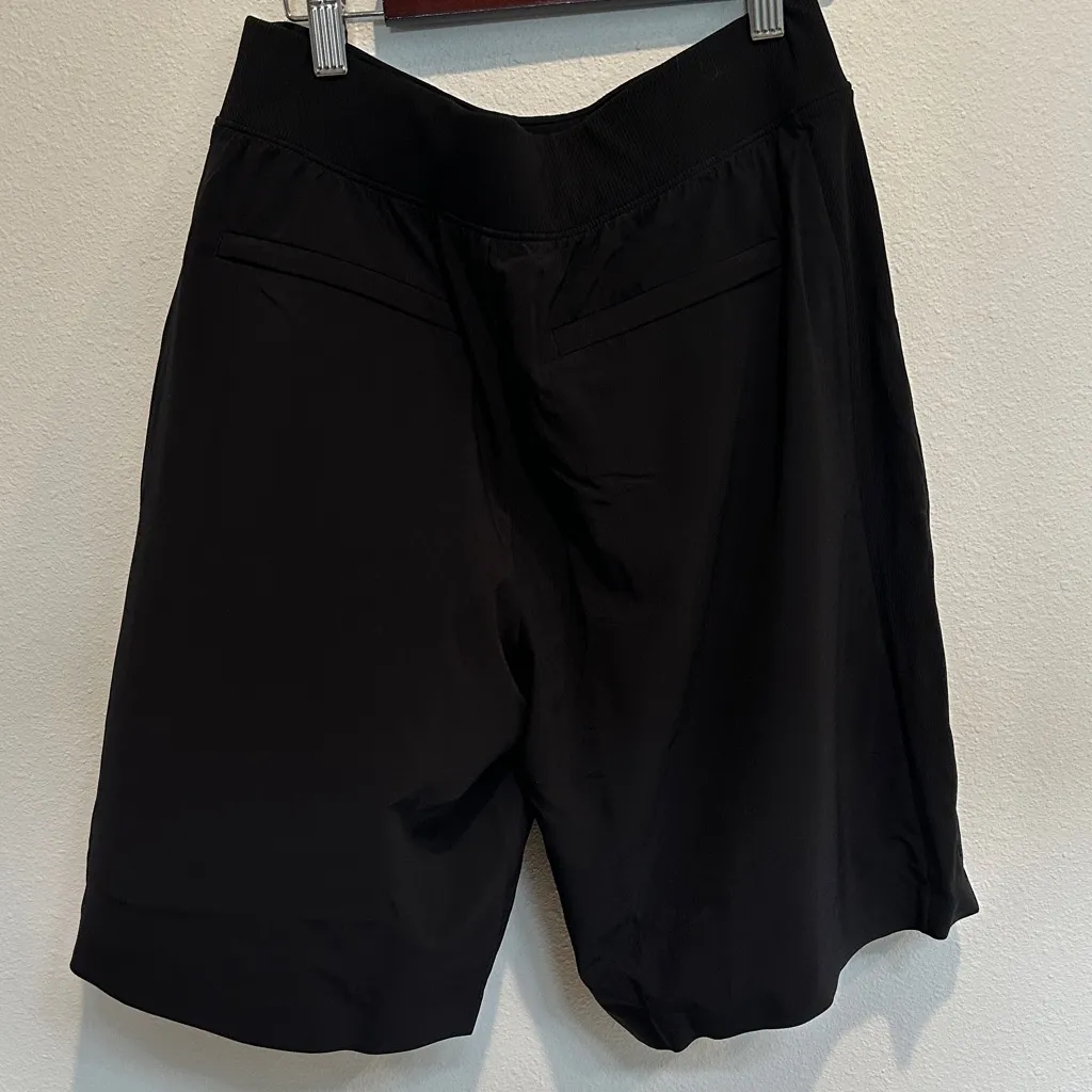 Athleta Women's Black Shorts - Image 5