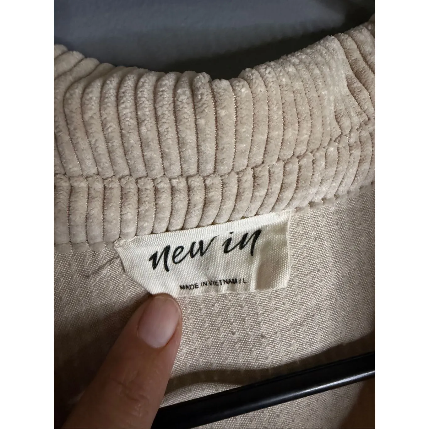 New In Boutique Cream Beige Button Up Corduroy Shacket Size Large - Image 4