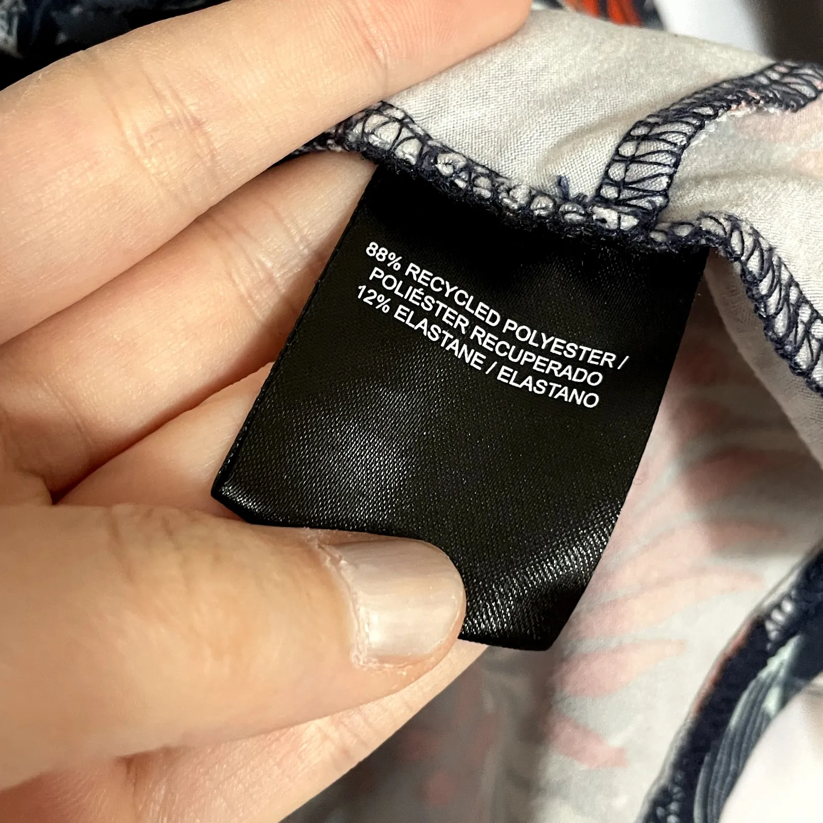 Hang Ten rash guard long sleeved leaf SPF 50+ women's size large crewneck top - Image 4