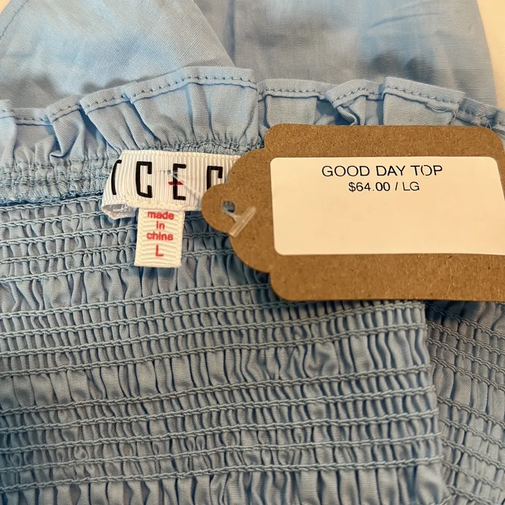 NWT  blue tank top with white detailing Sz L - Image 3