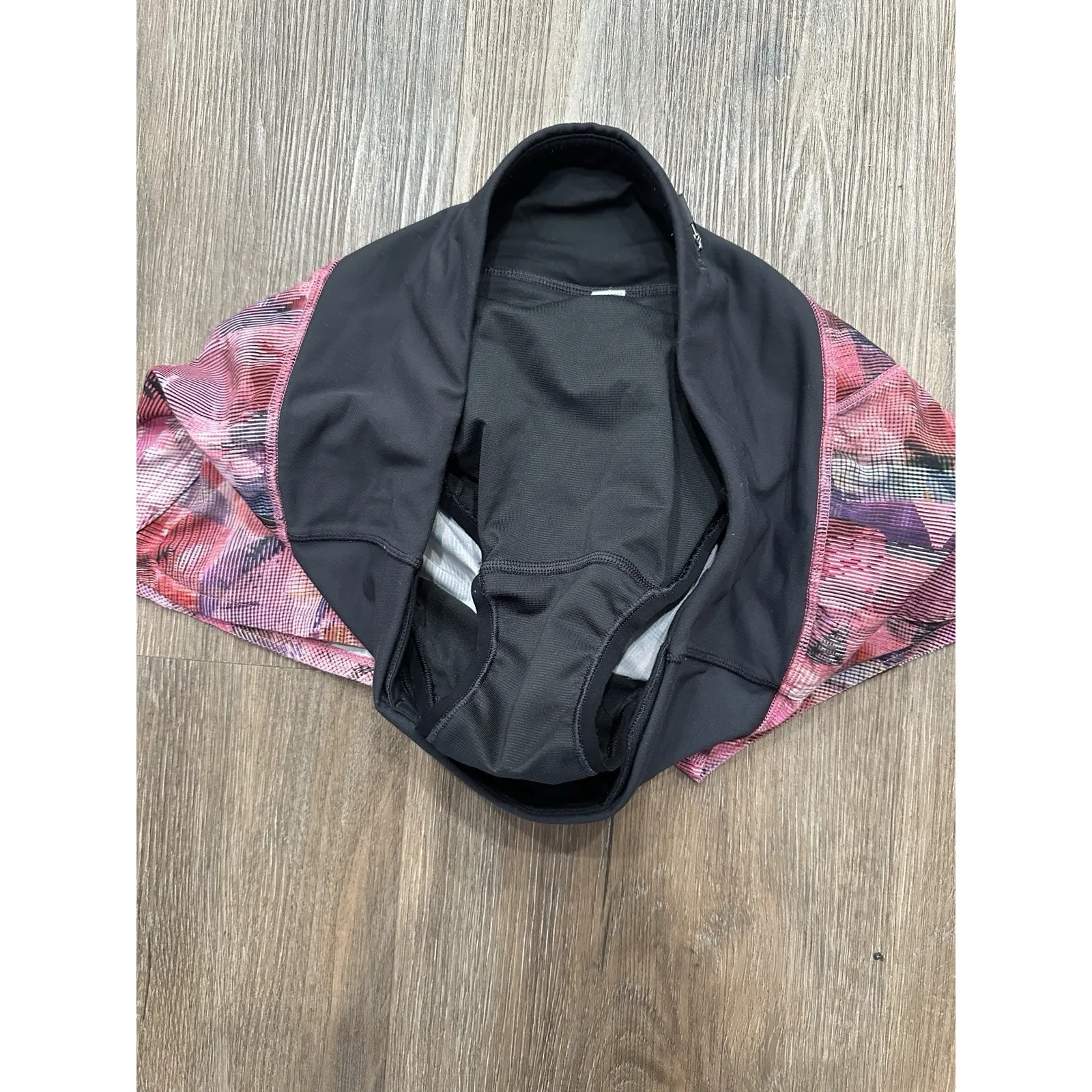 Lululemon Run Times Short 4" in Sun Dazed‎ Multi Pink Print Size 4 - Image 4