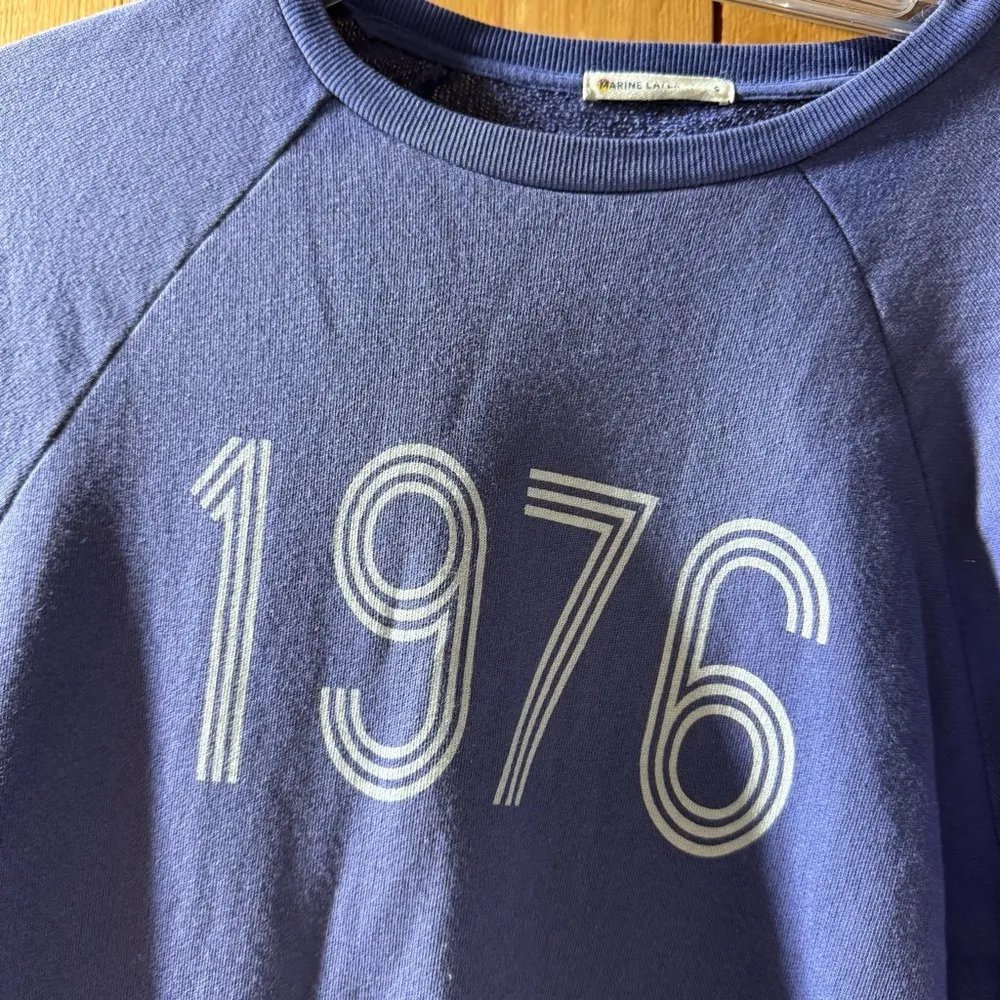 Marine Layer Washed French Terry Graphic Sweatshirt in Skipper Blue Small GUC - Image 4