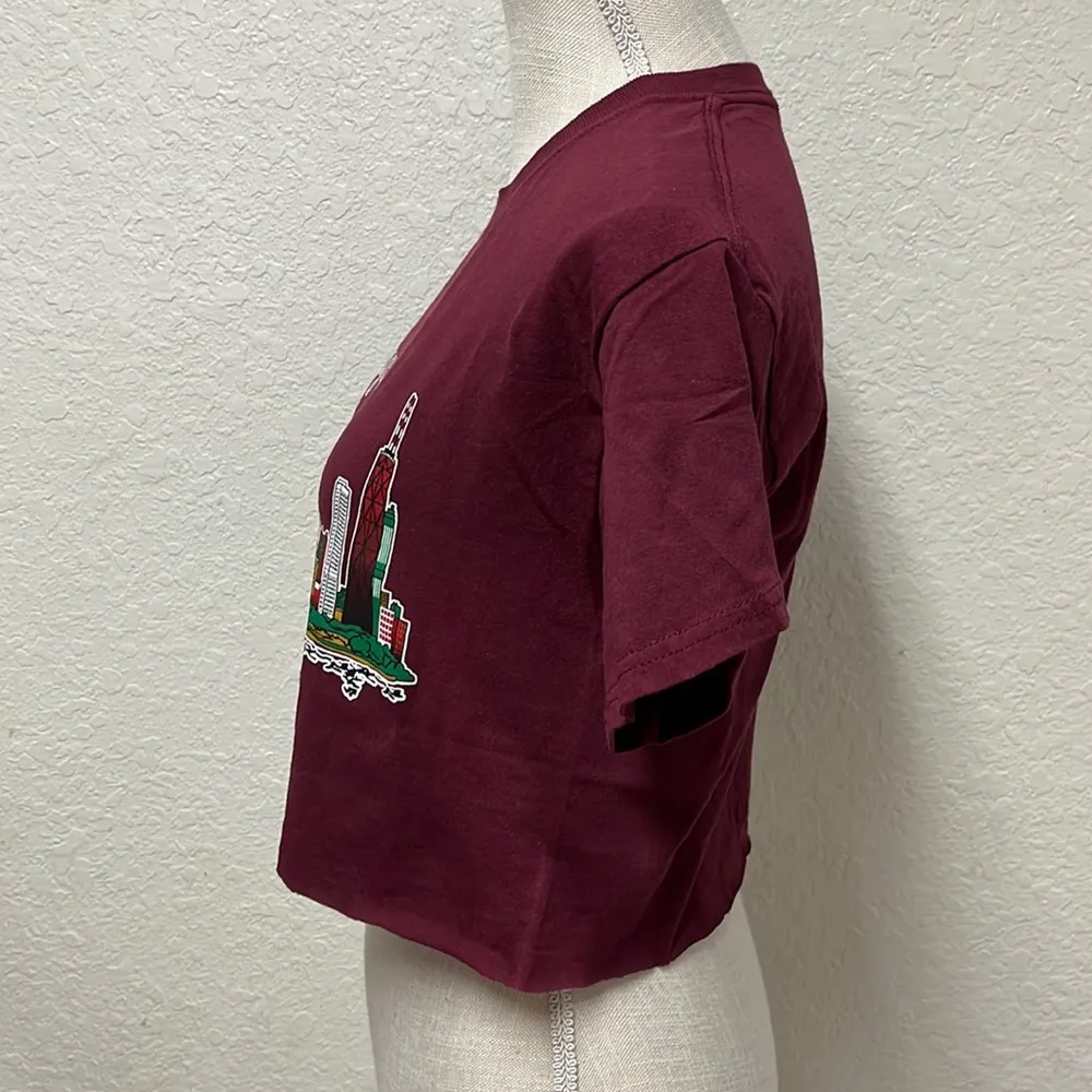 Chicago GILDAN Heavy Cotton Graphic Crop Top Size Small - Image 2