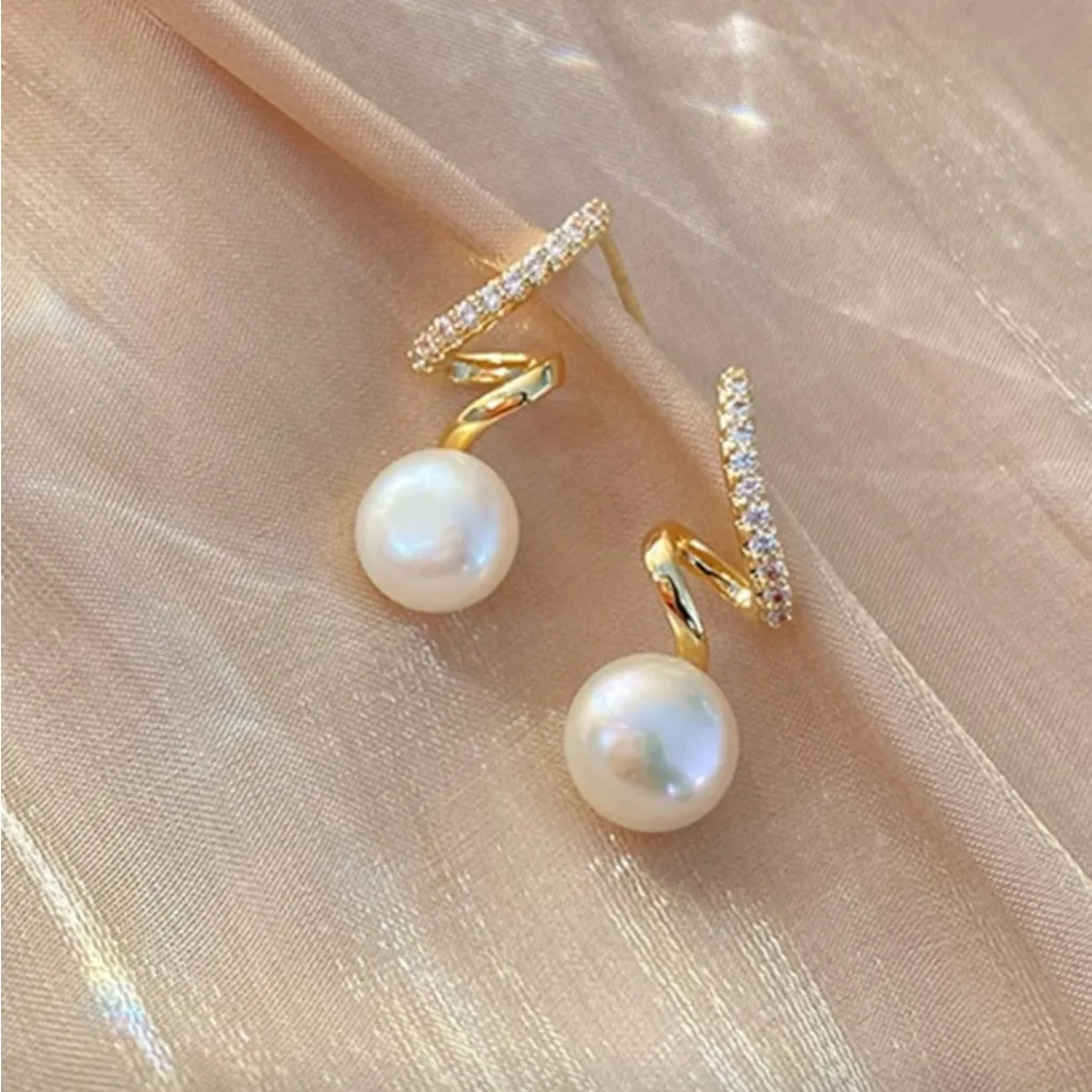 1pair Twisted Faux Pearl Earrings Elegant Gold Holiday Party Sophisticated NIB - Image 3