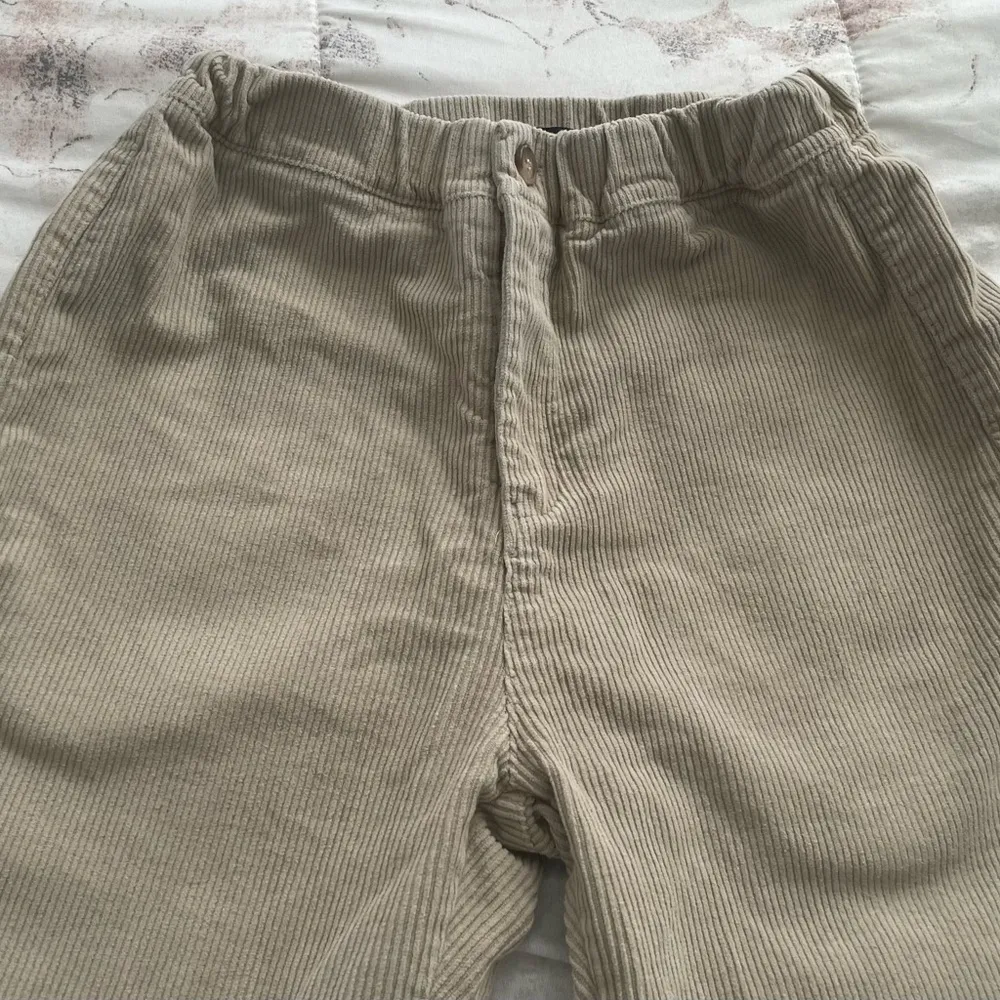 Brandy Melville Y2K corduroy beige ivory bootcut pants, one size back slit - Image 14