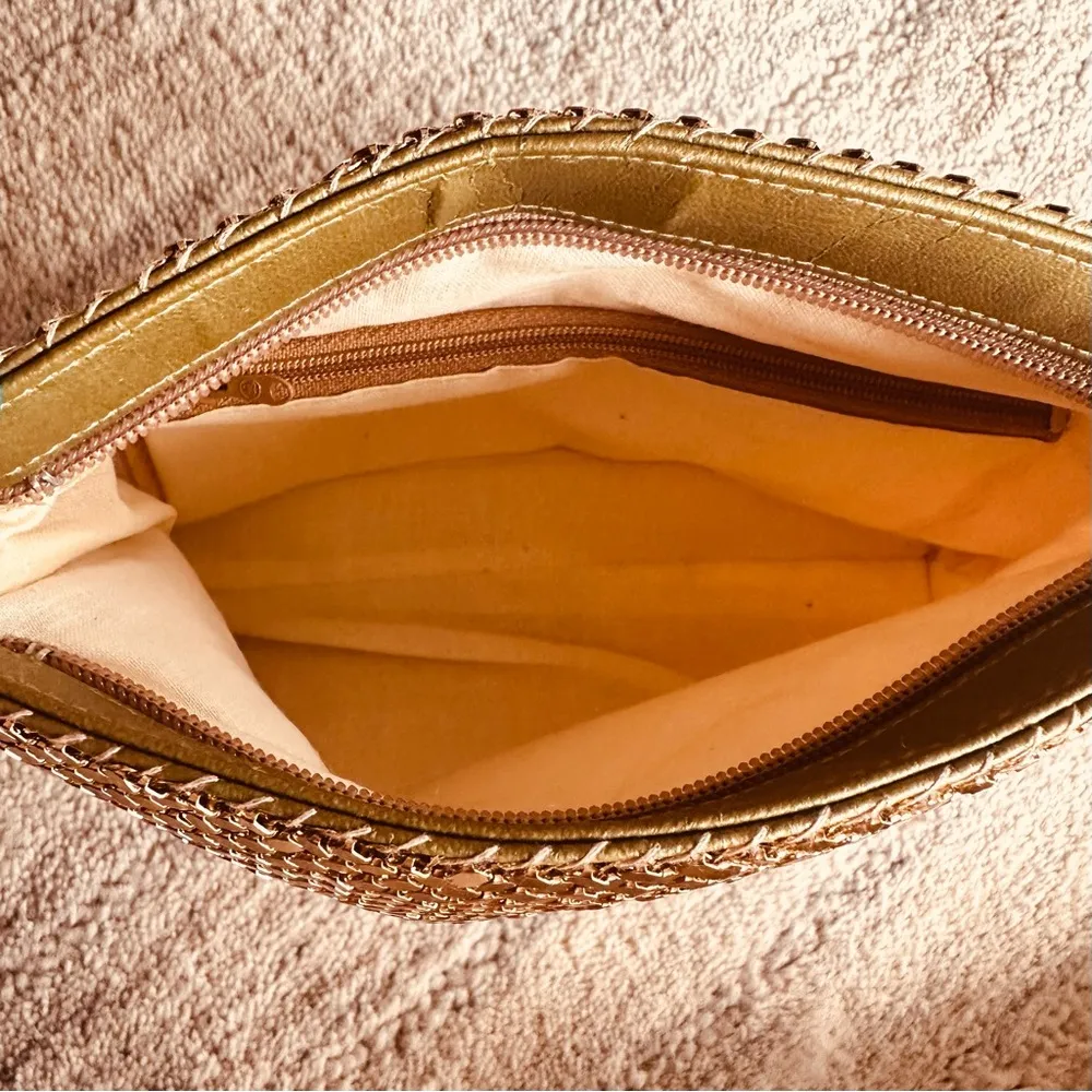 Gold mesh medal shoulder bag - Image 6