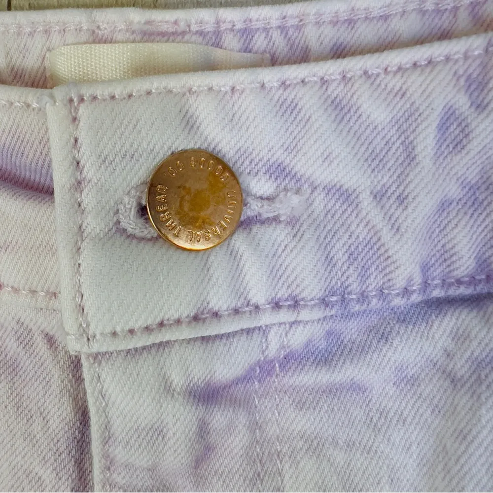 Universal Threads Goods Size 4/27 Vintage MIDI Light Purple Rolled Raw Hem Short - Image 4