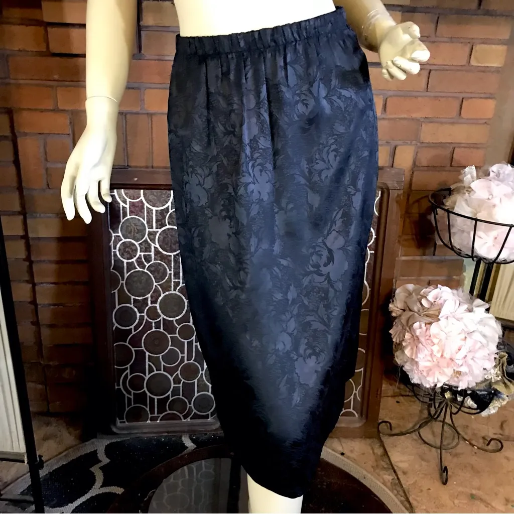 VINTAGE 1980'S DAMON II BLACK BROCADE SKIRT & BLOUSE SET (8) - Image 8