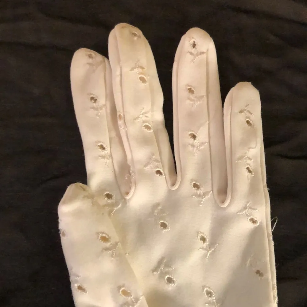 Vintage Off White Ladies Gloves Floral Embroidery - Image 10