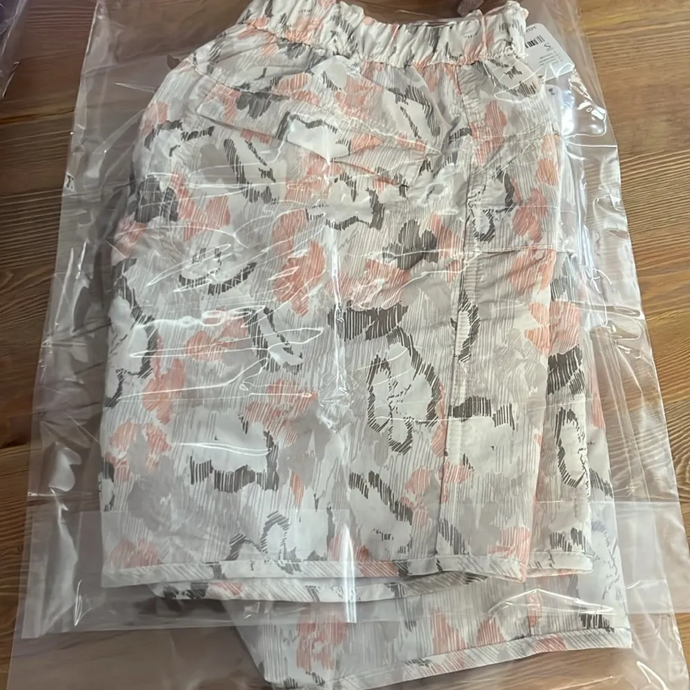 Free People In The Wild Shorts - Image 10