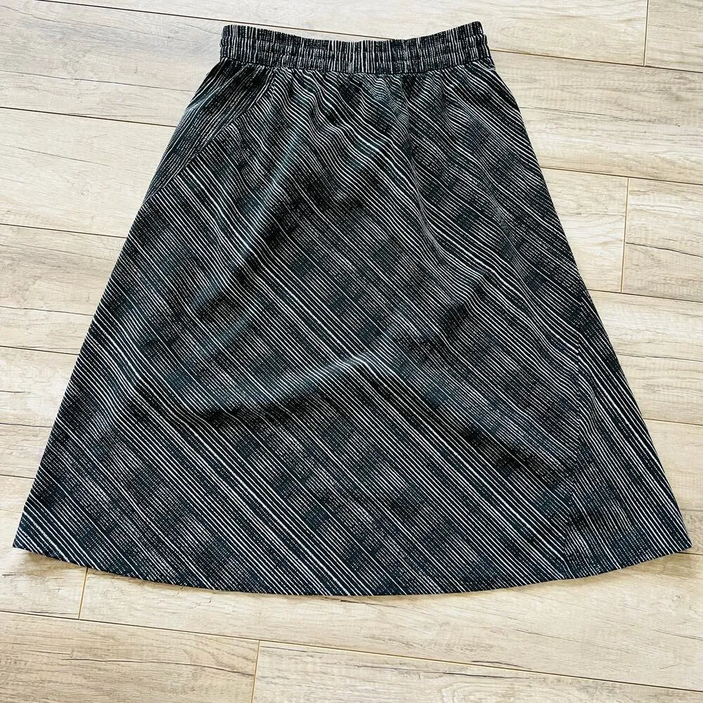 Athleta Arrival Skirt Athletic Athleisure Outdoor Hiking Beach Active 10 Black - Image 4