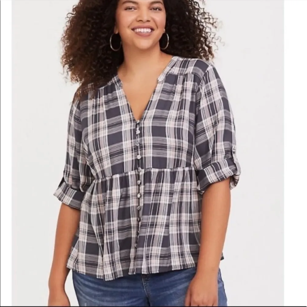 Torrid Plaid Button-Front Crop‎ Babydoll Blouse in Grey Pink Size 2X - Image 9