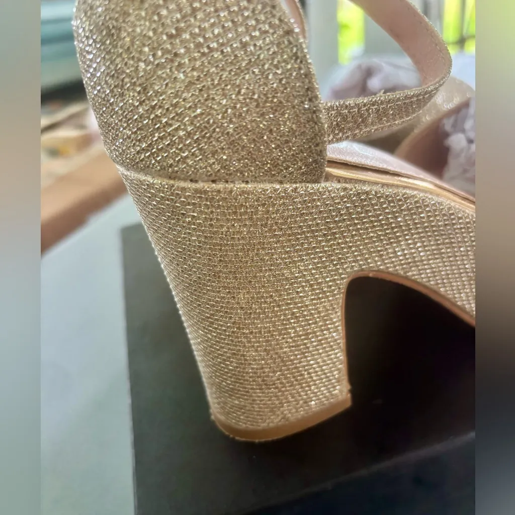 I’ll use Platform Chunky Heels Champagne Gold Glitter Size 7.5 - Image 6