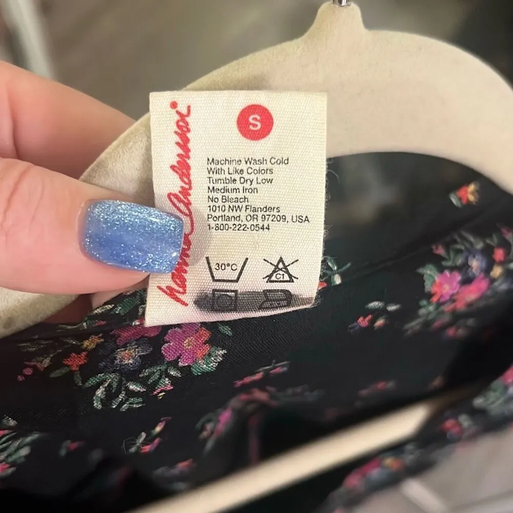 ✨Hanna Anderson Floral Button Down V - Image 4
