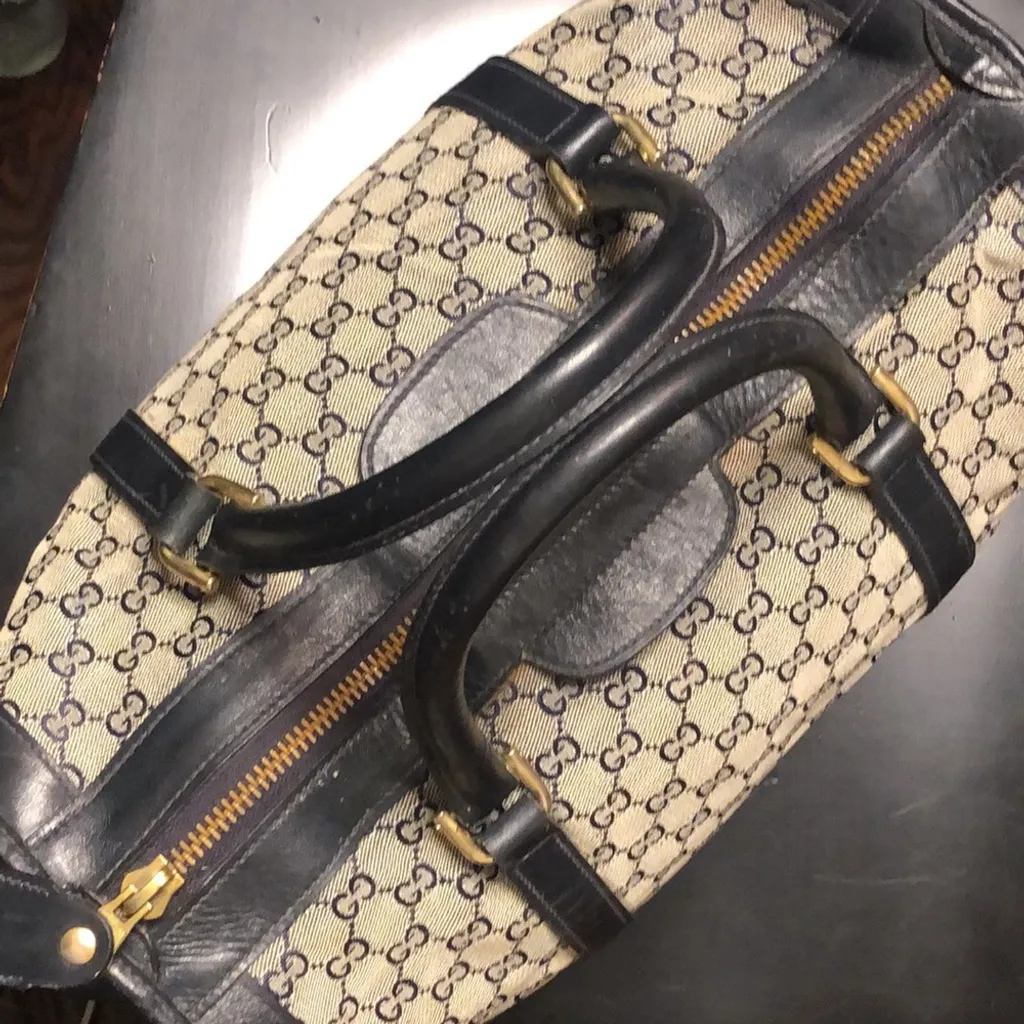 GUCCI GG Supreme Boston Fully Lined Top Handle Duffle Bag Gucci Dusty - Image 4