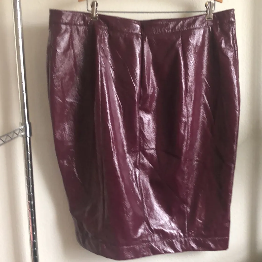 NINA PARKER FAUX LEATHER BURGUNDY SKIRT. Red Size 14 - Image 8