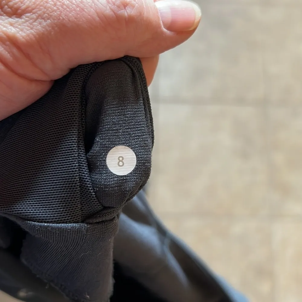 Lululemon Charcoal Gray Top Size 8 - Image 5