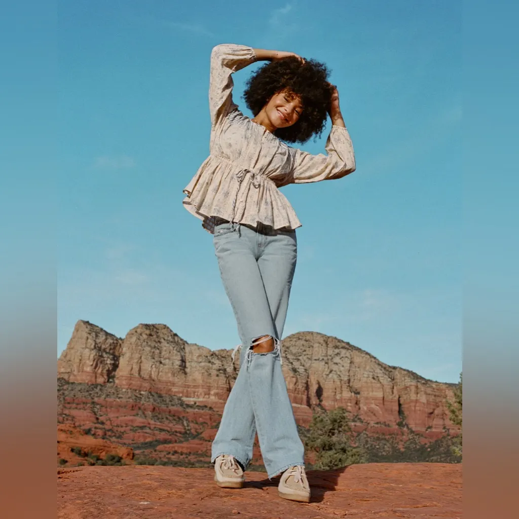 American Eagle 90s bootcut distressed knee jeans - Image 2