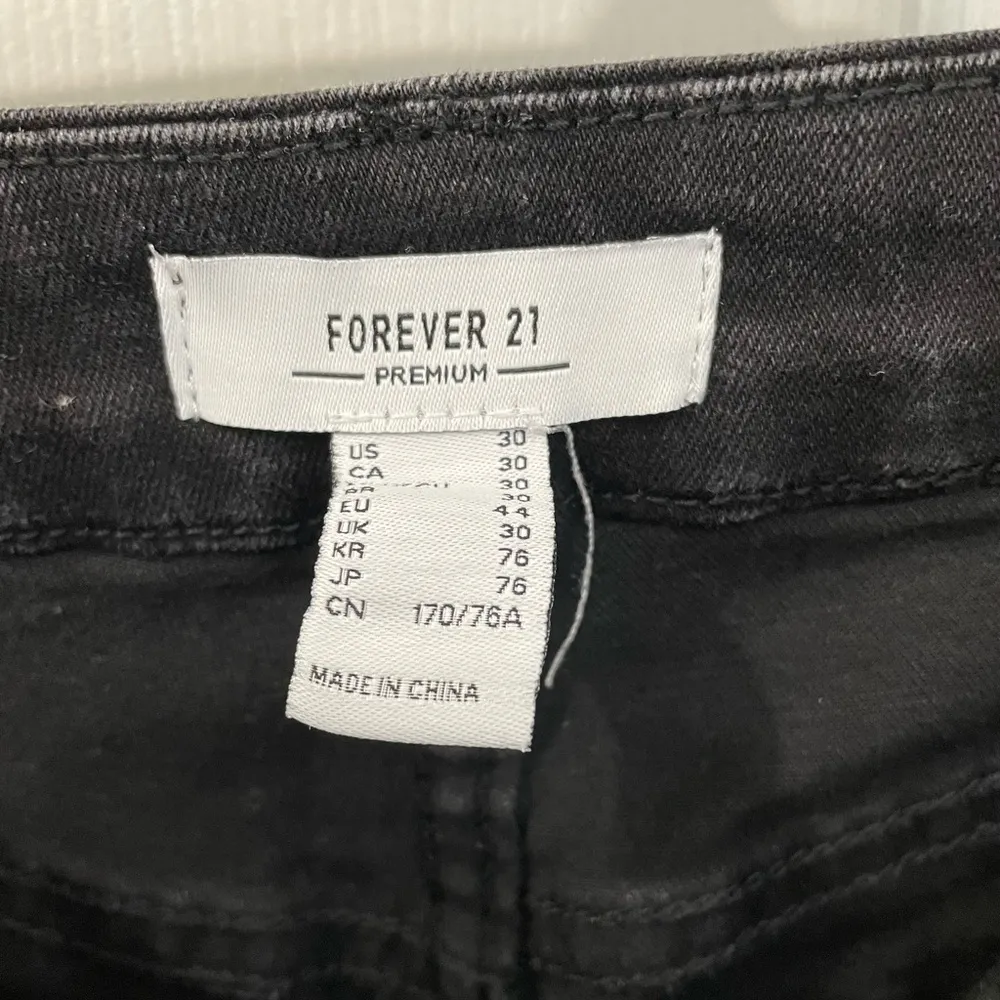 Forever 21 Premium Denim Black High Waist Flare Leg Jeans Women’s Size 30 - Image 4