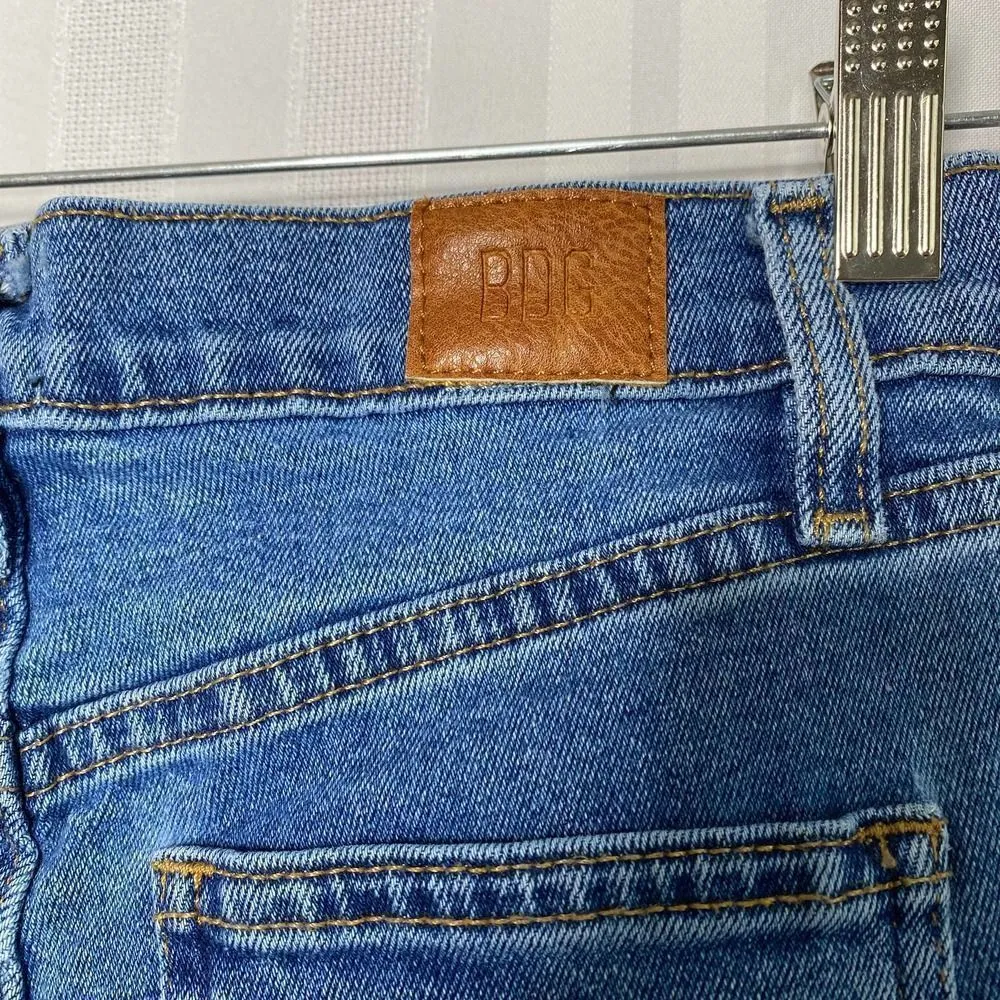 BDG Urban Outfitters Girlfriend High Rise Ripped Knee 5 Pocket Jeans Size 27 - Image 10