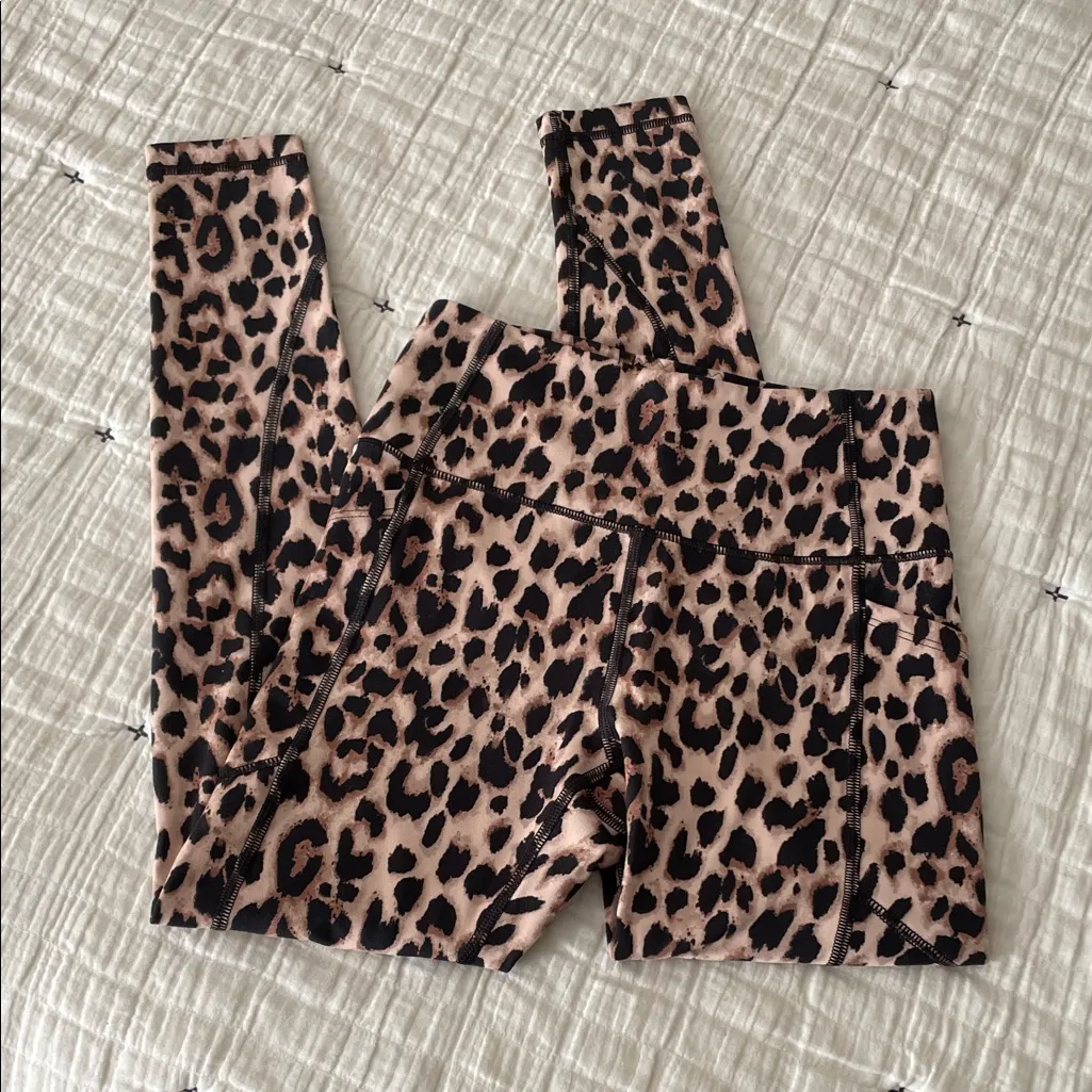 VICTORIA’S SECRET Essential High-Rise Picket Legging in Leopard Print Size 2 - Image 5