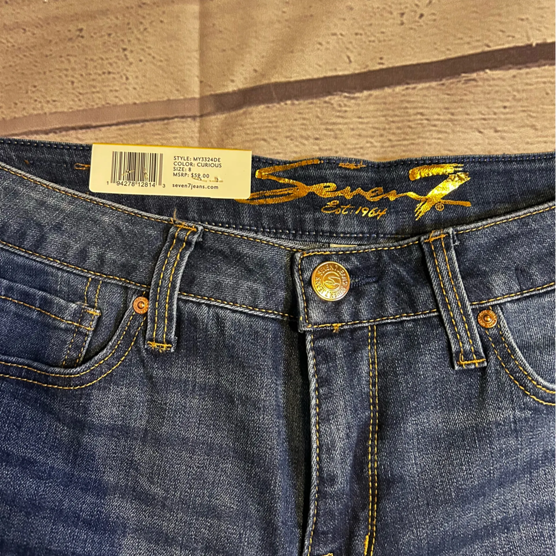 NWT Seven7 Jeans Weekend Shorts Size 8 | Frayed Hem Denim Mid-Rise - Image 2