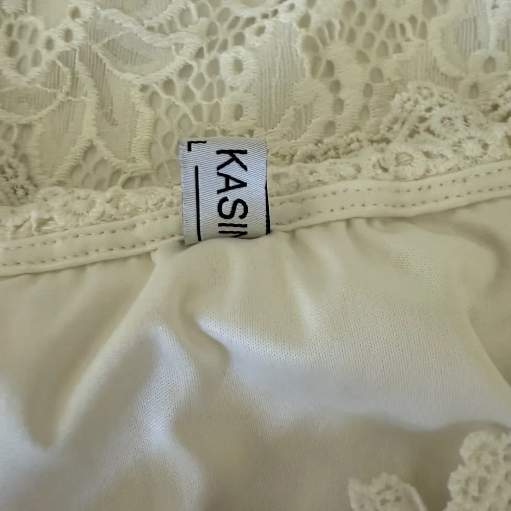 Kate Kasin Ivory Lace Off Shoulder Dressy Top Mini Tunic Bridal Cottagecore Chic White Size L - Image 10