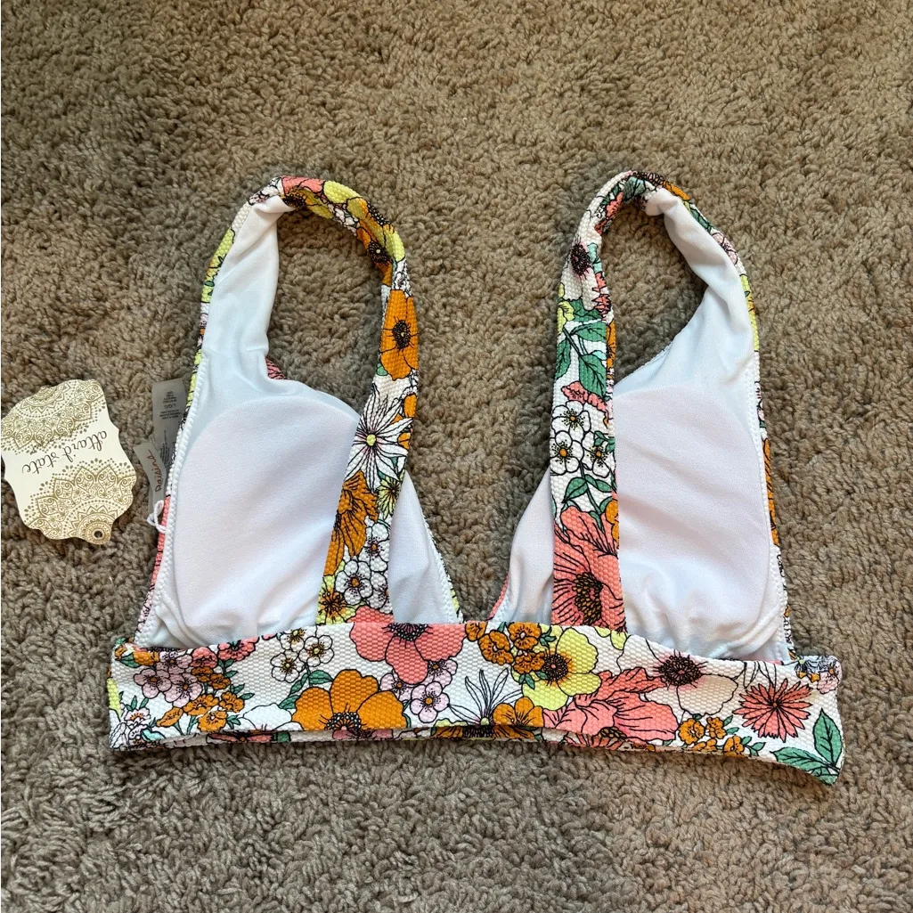 NWT!! Floral Bikini Top - Image 3