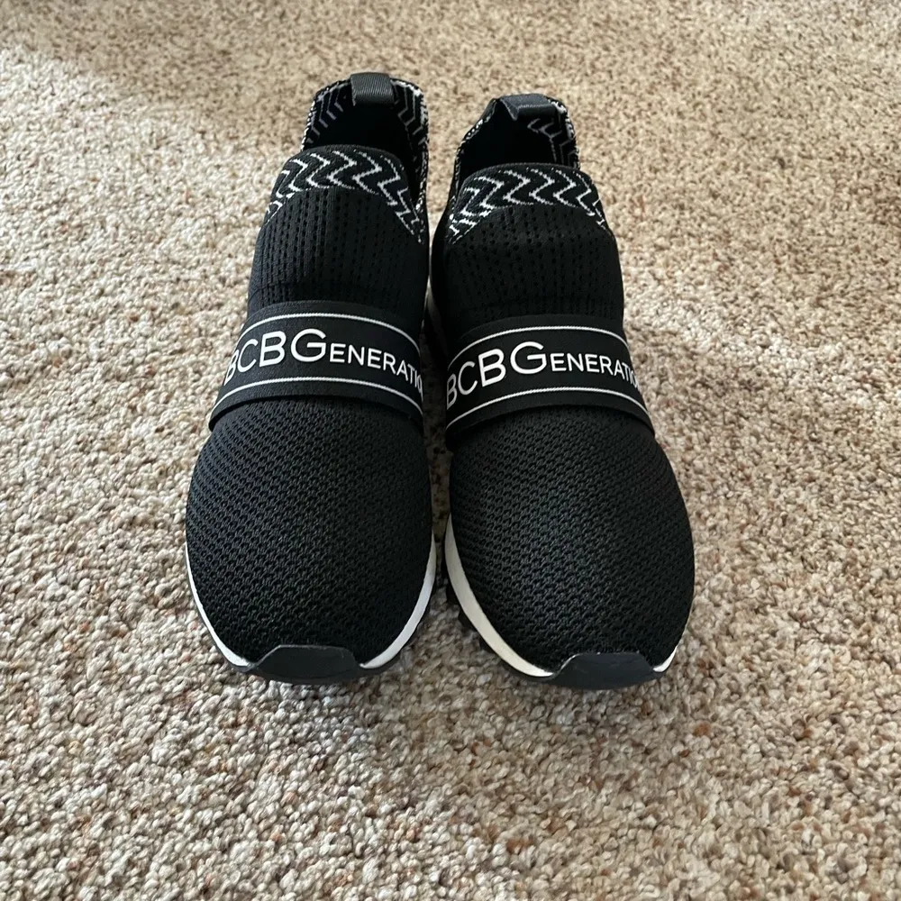 BCBGeneration Women's Lorena Slip On Black White Sneakers Shoes Size 7m - Image 2